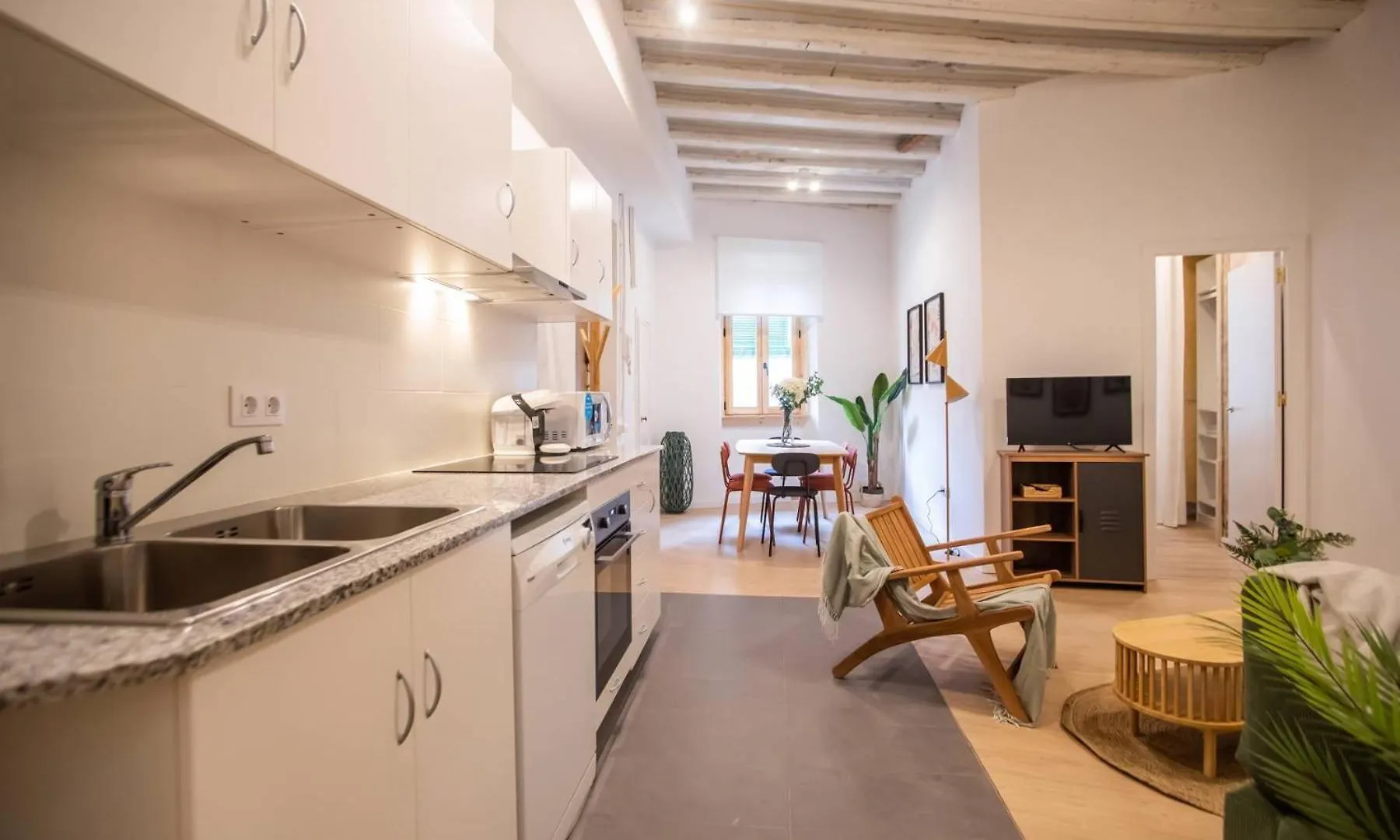 شقة 12Ara1093- New & Spacious 3Br Flat برشلونة